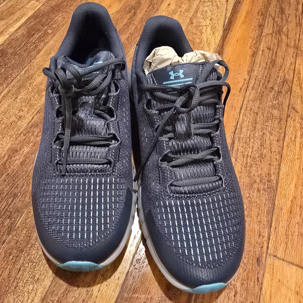 NWT Under Armour Micro G Pursuit Sneakers - Picture 3 of 4
